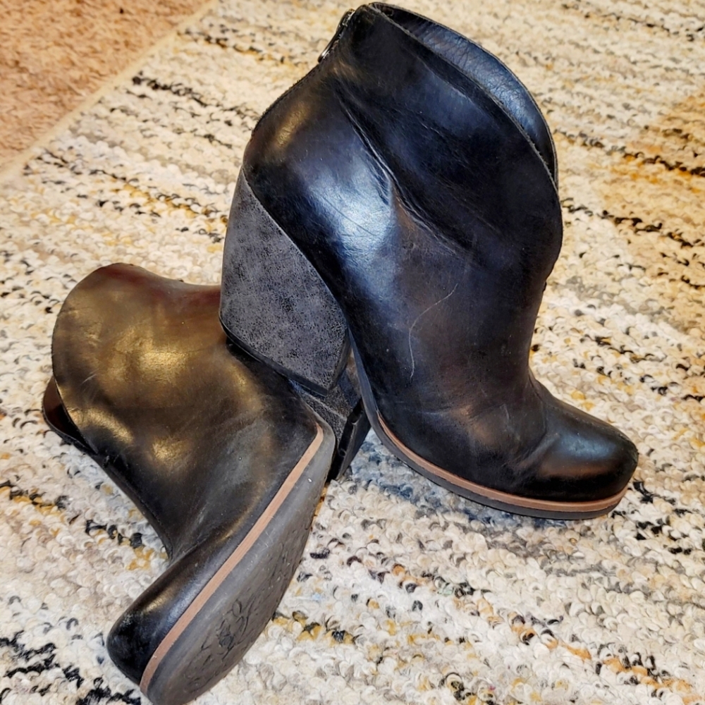 KORKS Gemini By Kork Ease Black Leather Wedge Heel Zip Heel Ankle Booties Sz 7.5